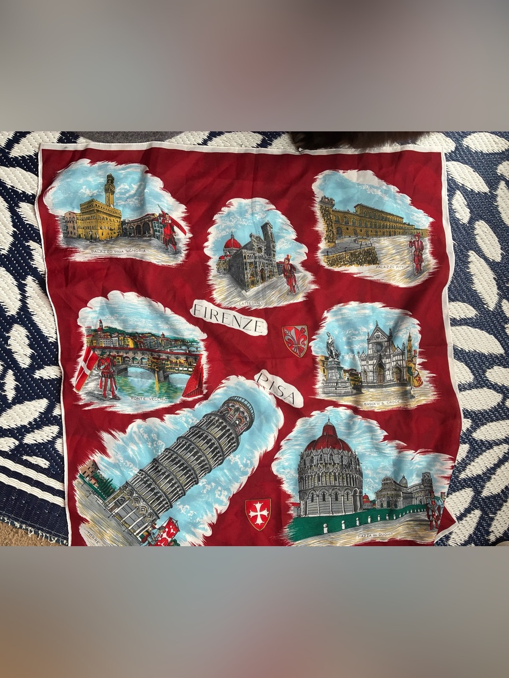 Vintage red Italian scarf - Picture 2 of 2